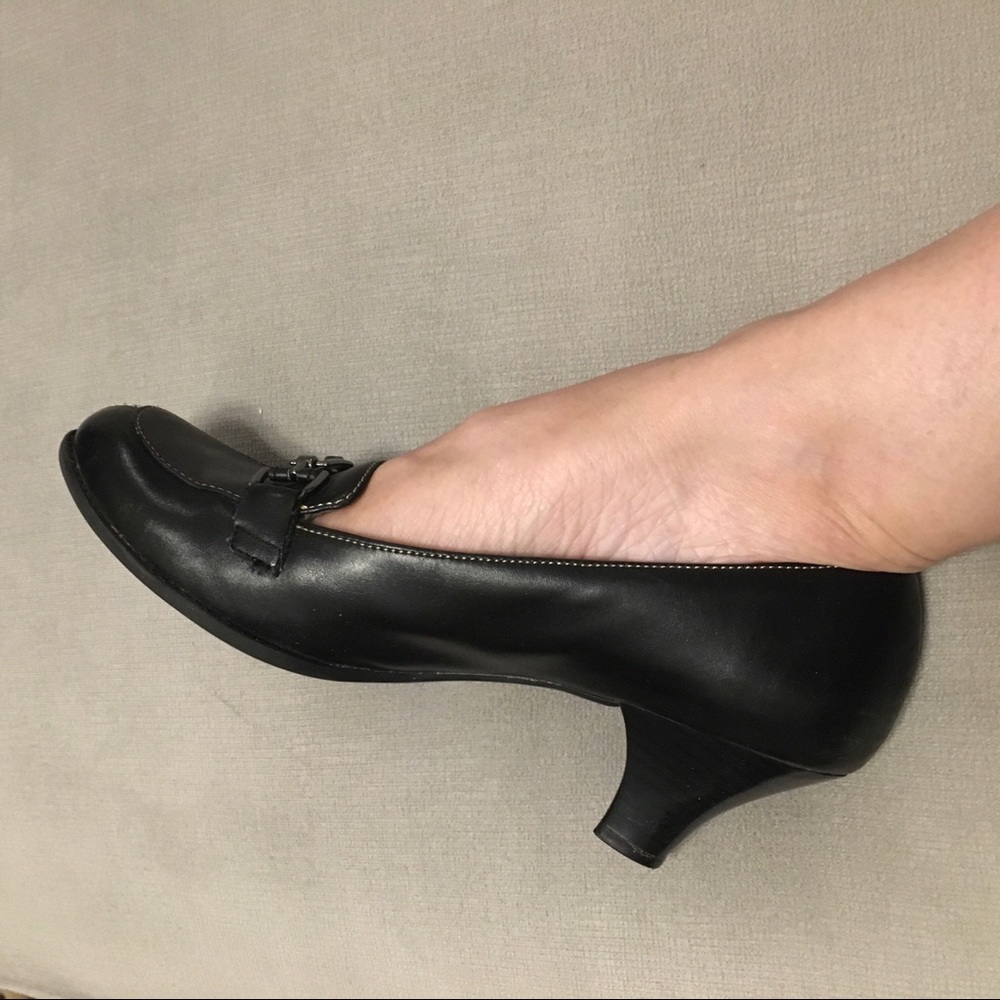 Aerosoles Black Leather Heels
